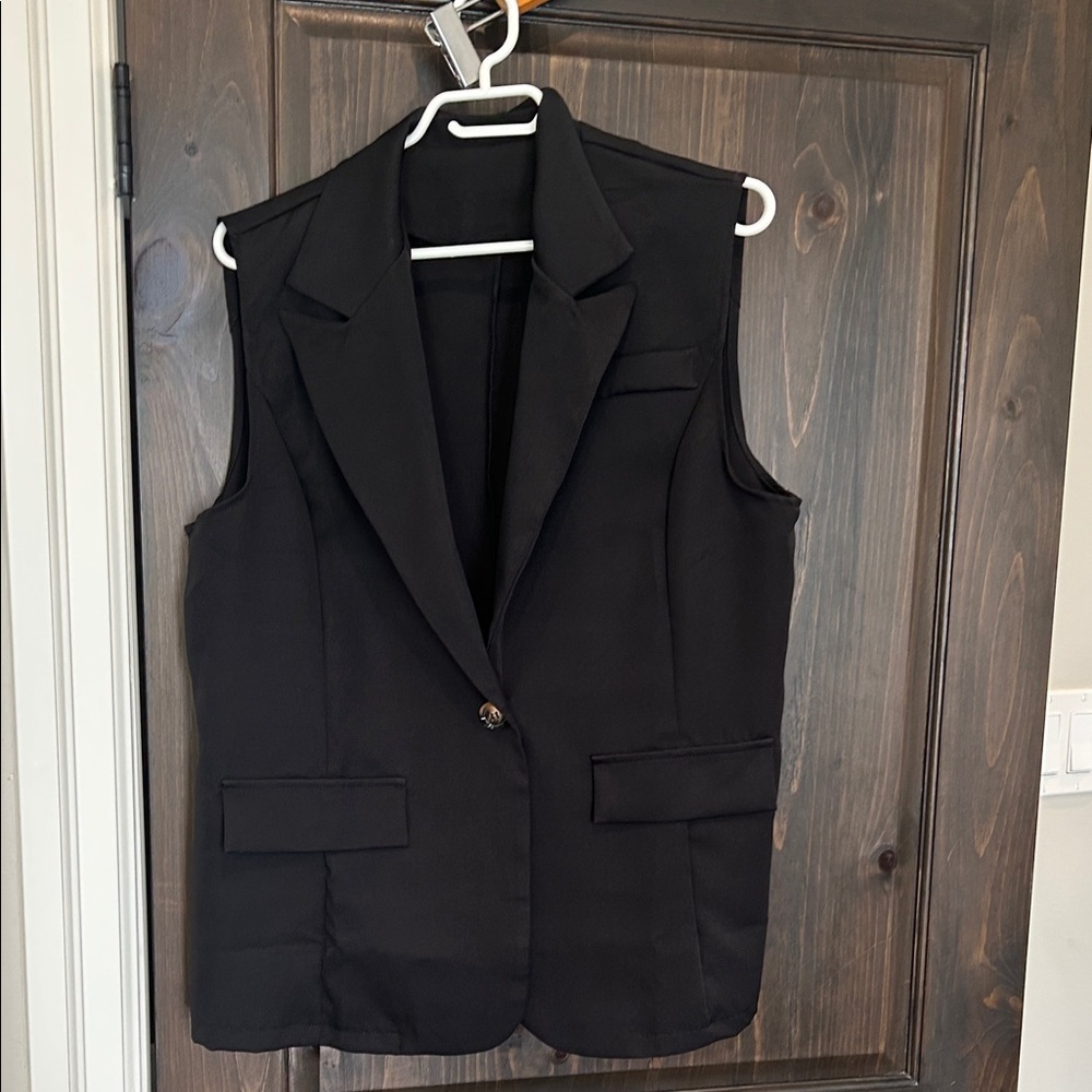Classic Black Sleeveless Blazer Vest